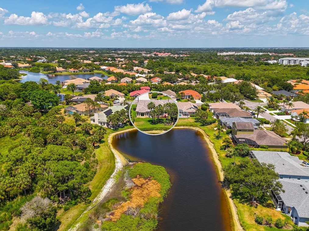 7348 Featherstone Blvd, Sarasota FL 34238-4394 exterior