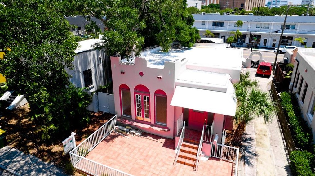 417 Burns Ct, Sarasota FL  34236-7013 exterior