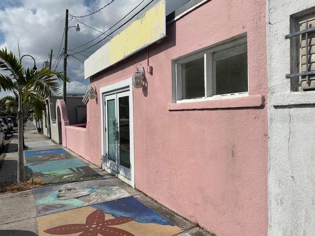 417 Burns Ct, Sarasota FL  34236-7013 exterior