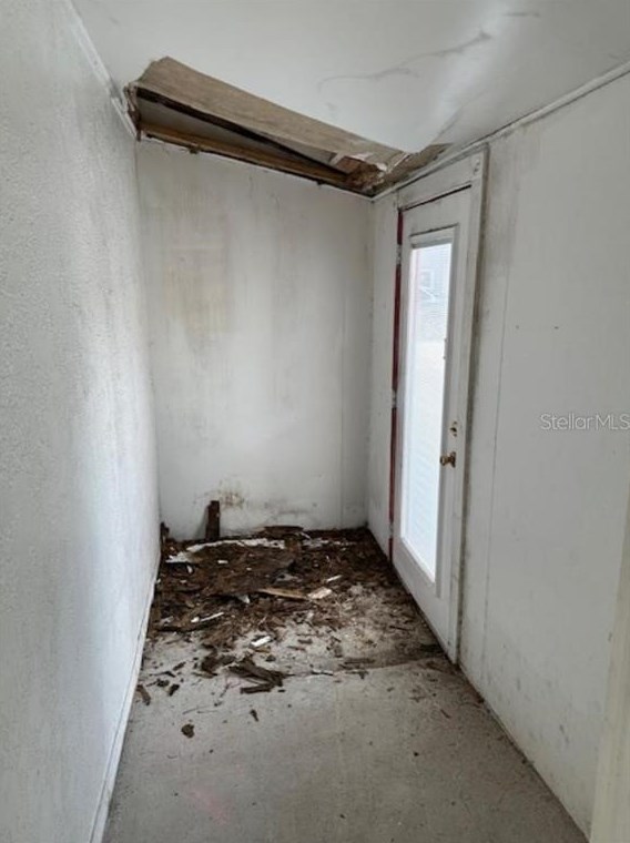 417 Burns Ct, Sarasota FL  34236-7013 exterior