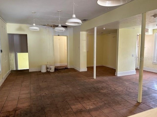 417 Burns Ct, Sarasota FL  34236-7013 exterior