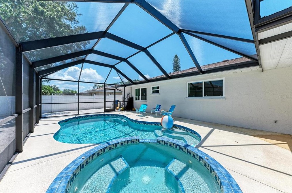 4914 34 Ave, Bradenton FL  34208-6930 exterior