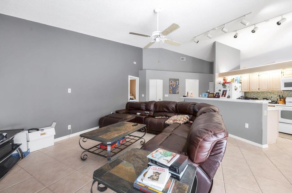 6409 Stone River Rd, Bradenton FL  34203-7817 exterior