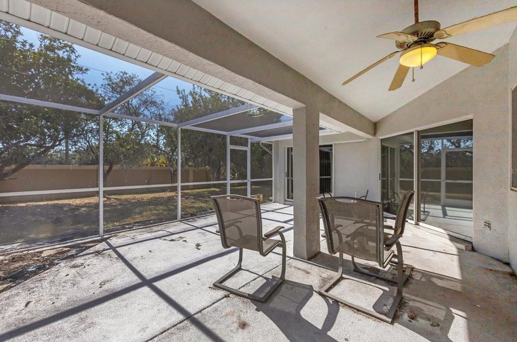 6409 Stone River Rd, Bradenton FL  34203-7817 exterior