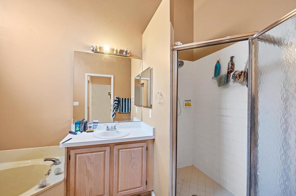 6409 Stone River Rd, Bradenton FL  34203-7817 exterior