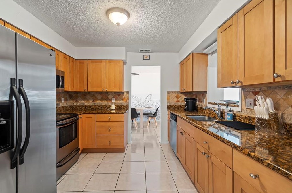 1477 Georgetowne Dr, Sarasota FL  34232-2011 exterior