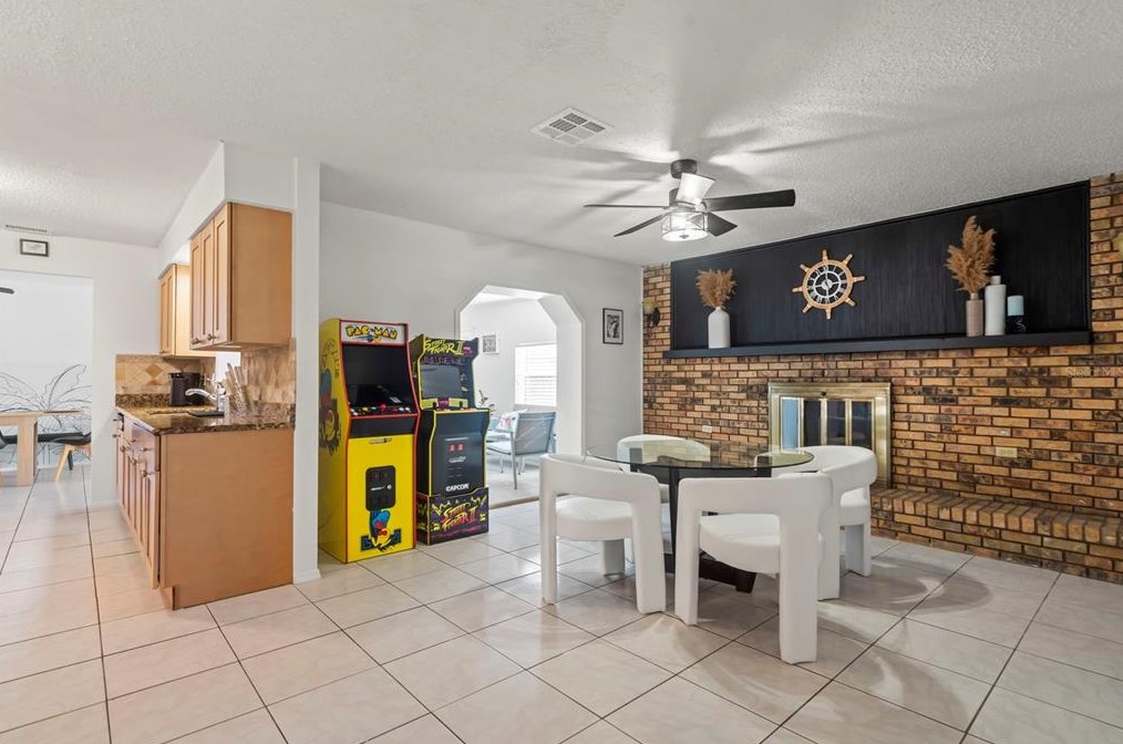 1477 Georgetowne Dr, Sarasota FL  34232-2011 exterior