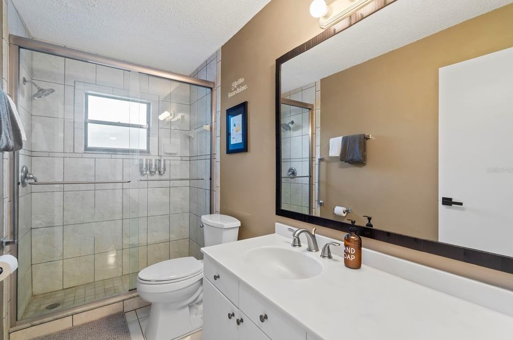 1477 Georgetowne Dr, Sarasota FL  34232-2011 exterior