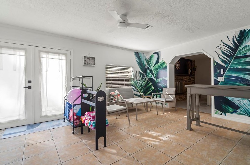 1477 Georgetowne Dr, Sarasota FL  34232-2011 exterior