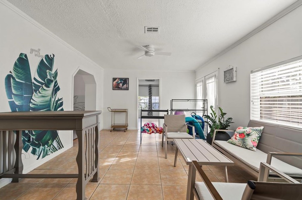 1477 Georgetowne Dr, Sarasota FL  34232-2011 exterior