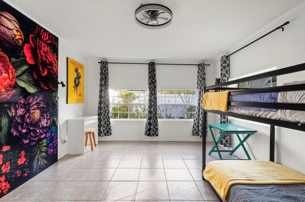 1477 Georgetowne Dr, Sarasota FL  34232-2011 exterior