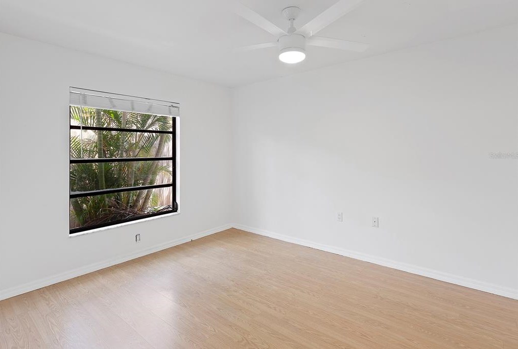 1702 Oak Vw Dr, Sarasota FL  34232-3358 exterior