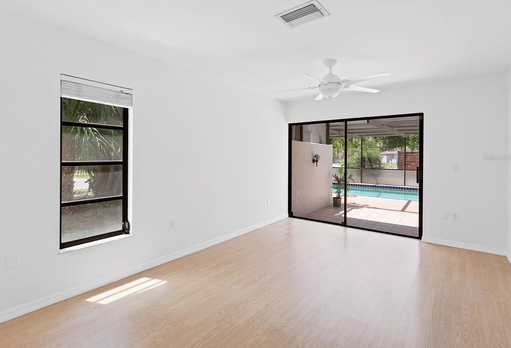 1702 Oak Vw Dr, Sarasota FL  34232-3358 exterior