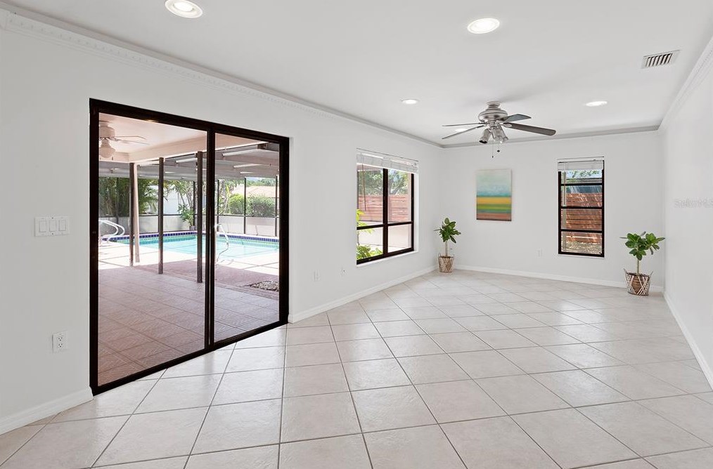 1702 Oak Vw Dr, Sarasota FL  34232-3358 exterior