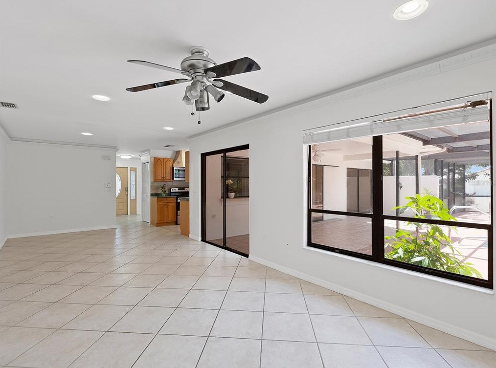 1702 Oak Vw Dr, Sarasota FL  34232-3358 exterior