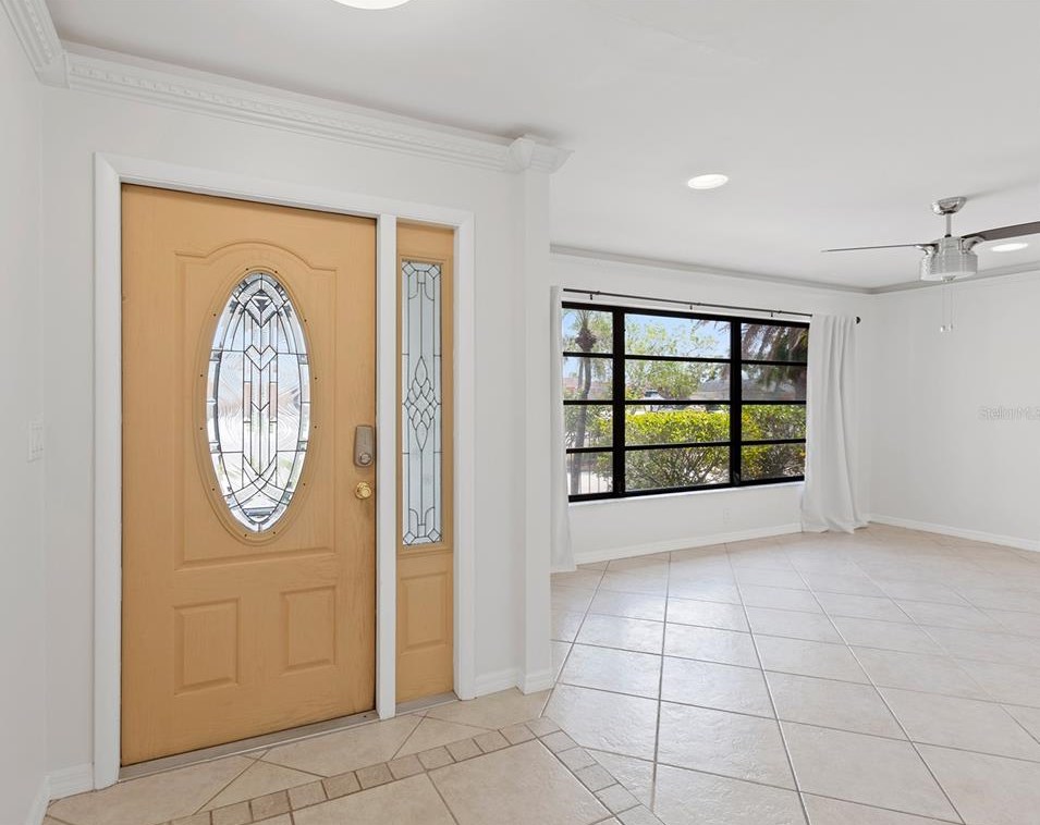 1702 Oak View Dr, Sarasota FL  34232-3358 exterior