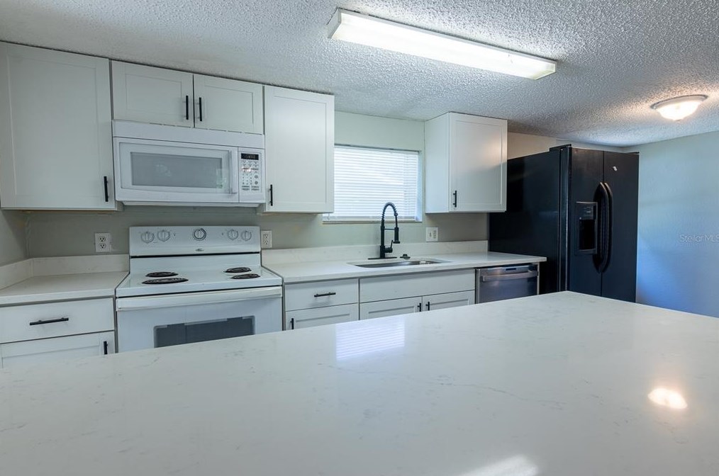 3811 Walnut Ave, Sarasota FL  34234-5540 exterior