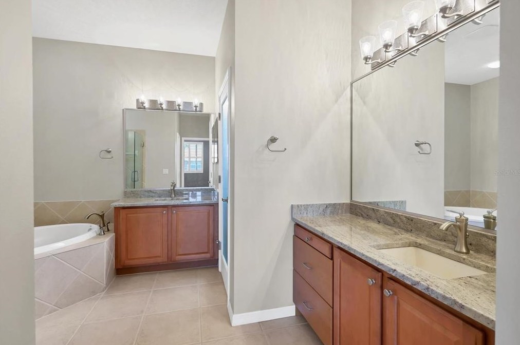 8311 Eagle Is Pl, Bradenton FL  34212-9323 exterior