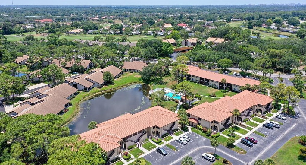 5174 Lake Village Dr, Sarasota FL  34235-2016 exterior