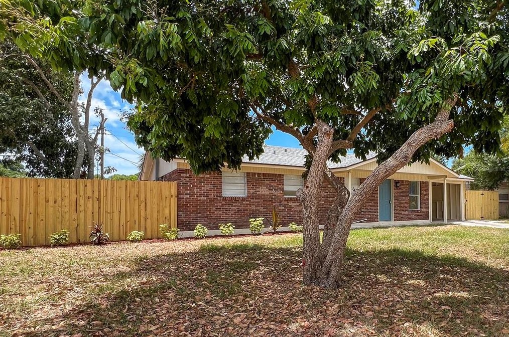 408 59 Ave Dr, Bradenton FL  34207-4221 exterior