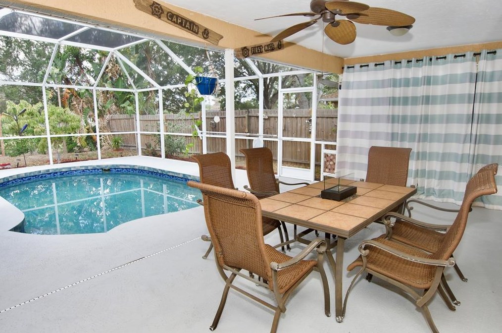 4930 72 St, Bradenton FL  34203-7946 exterior