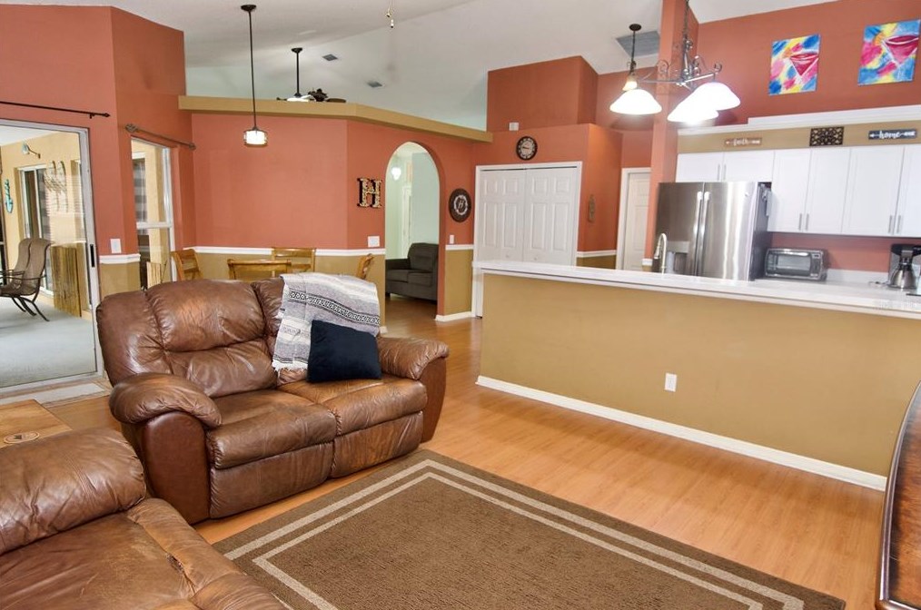 4930 72 St, Bradenton FL  34203-7946 exterior