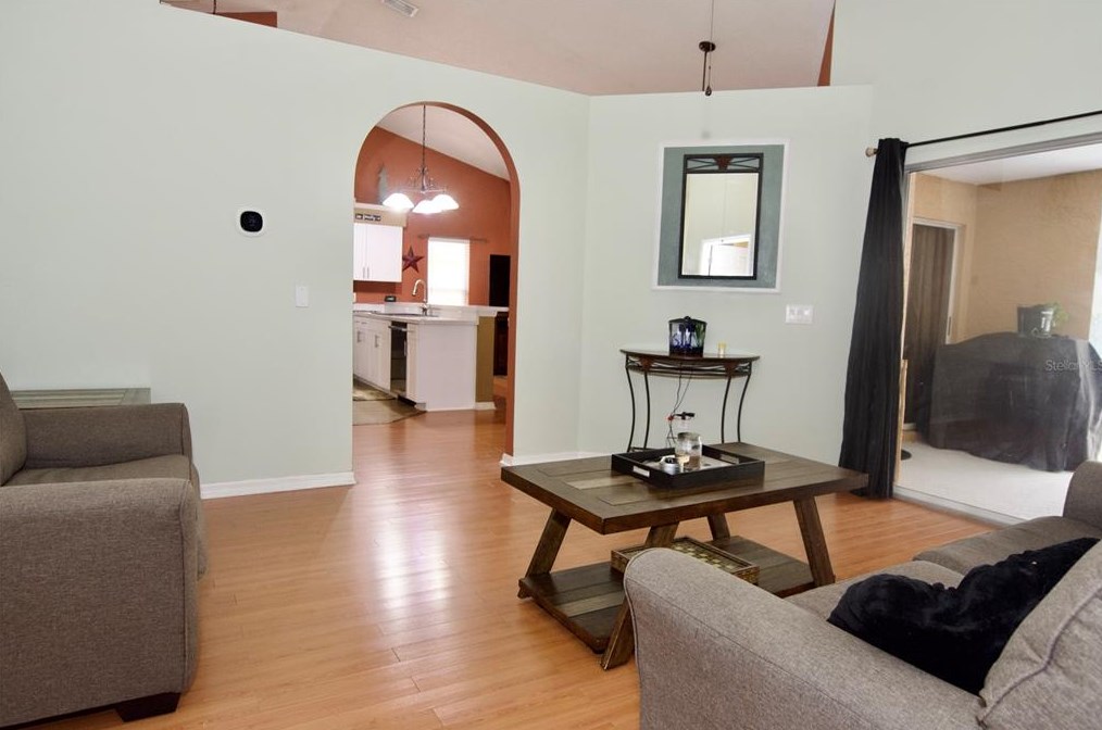 4930 72 St, Bradenton FL  34203-7946 exterior