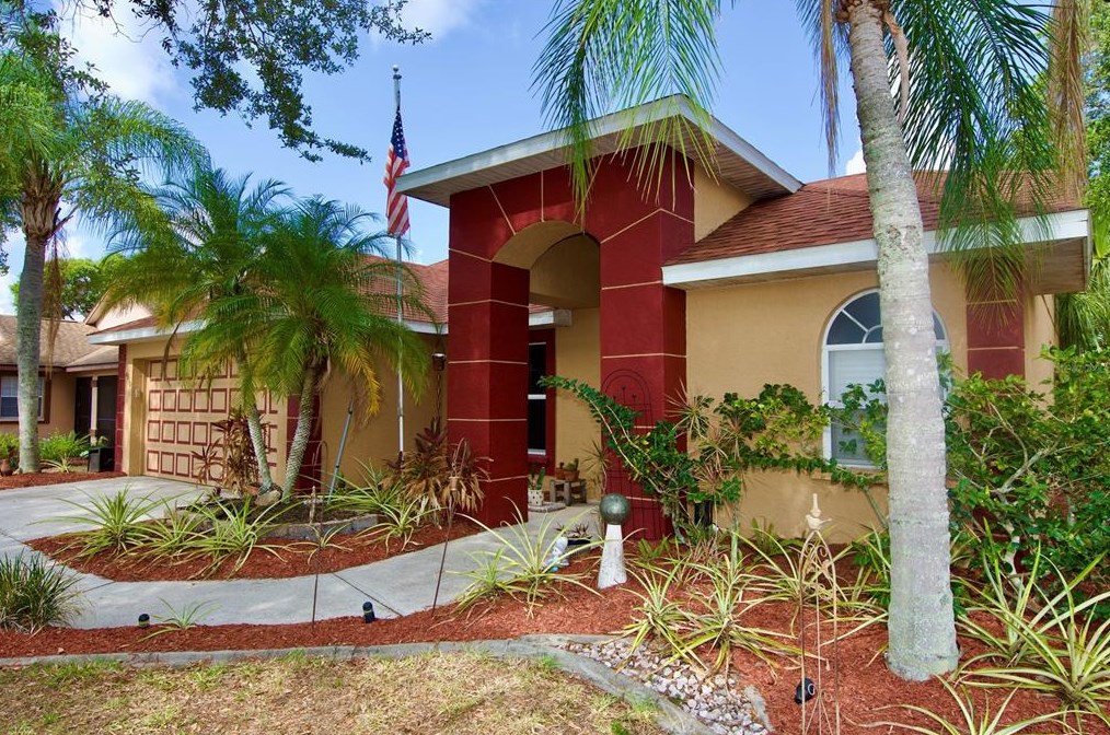 4930 72nd St, Bradenton FL  34203-7946 exterior