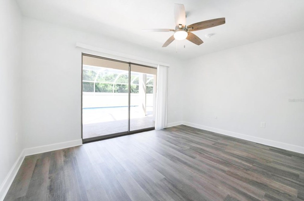 6121 55th Avenue Cir, Bradenton FL  34203-9755 exterior
