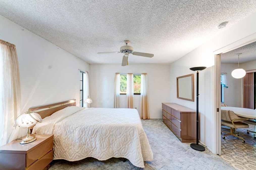 2475 Feiffer Cir, Sarasota FL  34235-6809 exterior