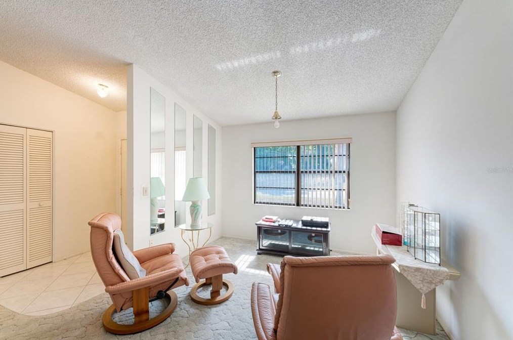 2475 Feiffer Cir, Sarasota FL  34235-6809 exterior