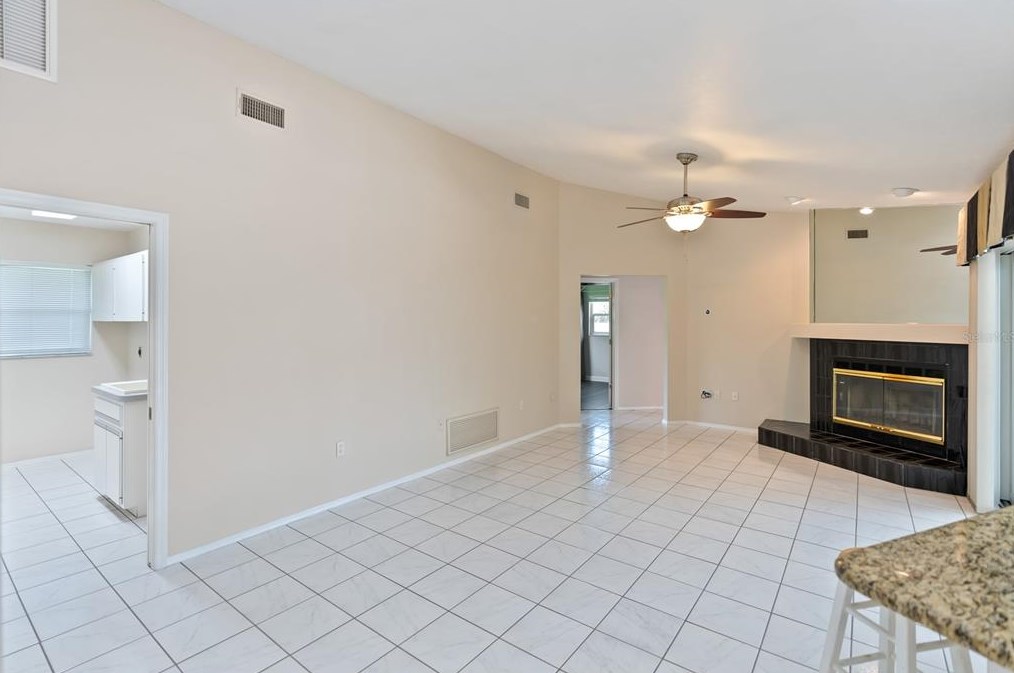 4759 Meadowview Cir, Sarasota FL 34233-1969 exterior