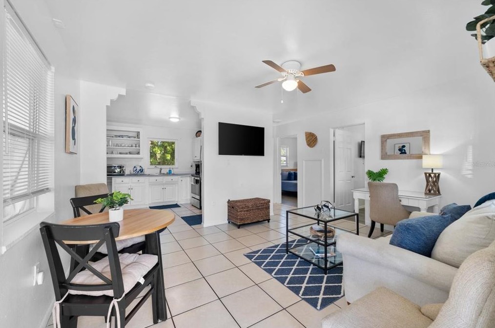 2043 Cass St, Sarasota FL  34231-7018 exterior