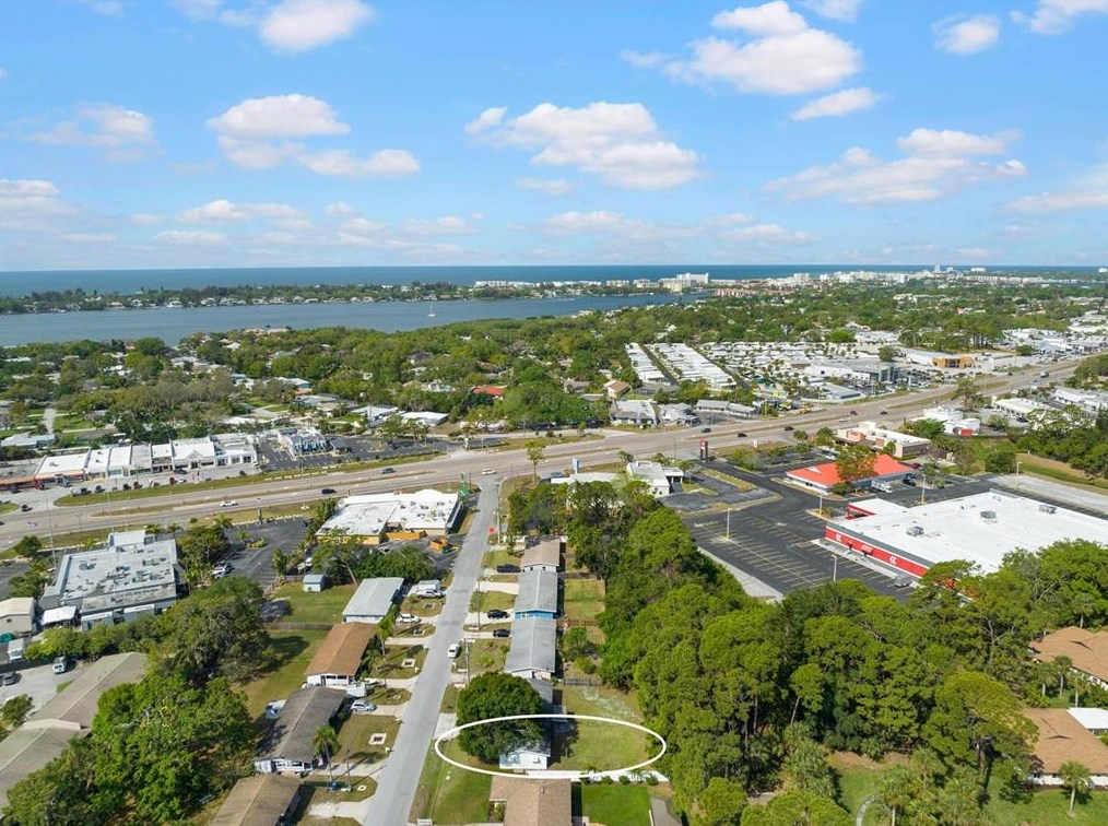 2043 Cass St, Sarasota FL  34231-7020 exterior