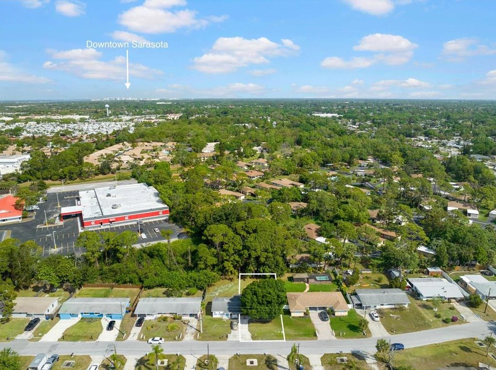 2043 Cass St, Sarasota FL  34231-7020 exterior