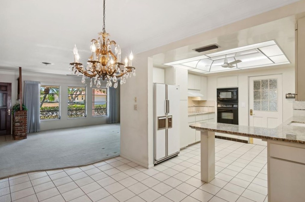 3300 Duncan Ave, Sarasota FL 34239-6605 exterior