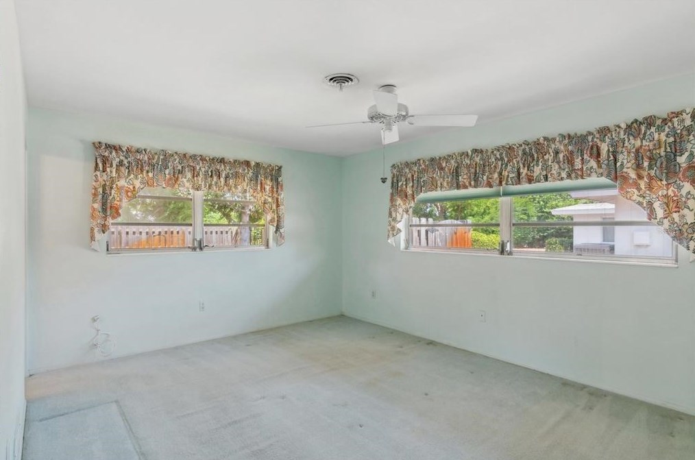 3300 Duncan Ave, Sarasota FL 34239-6605 exterior