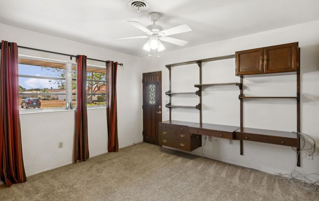 3300 Duncan Ave, Sarasota FL 34239-6605 exterior