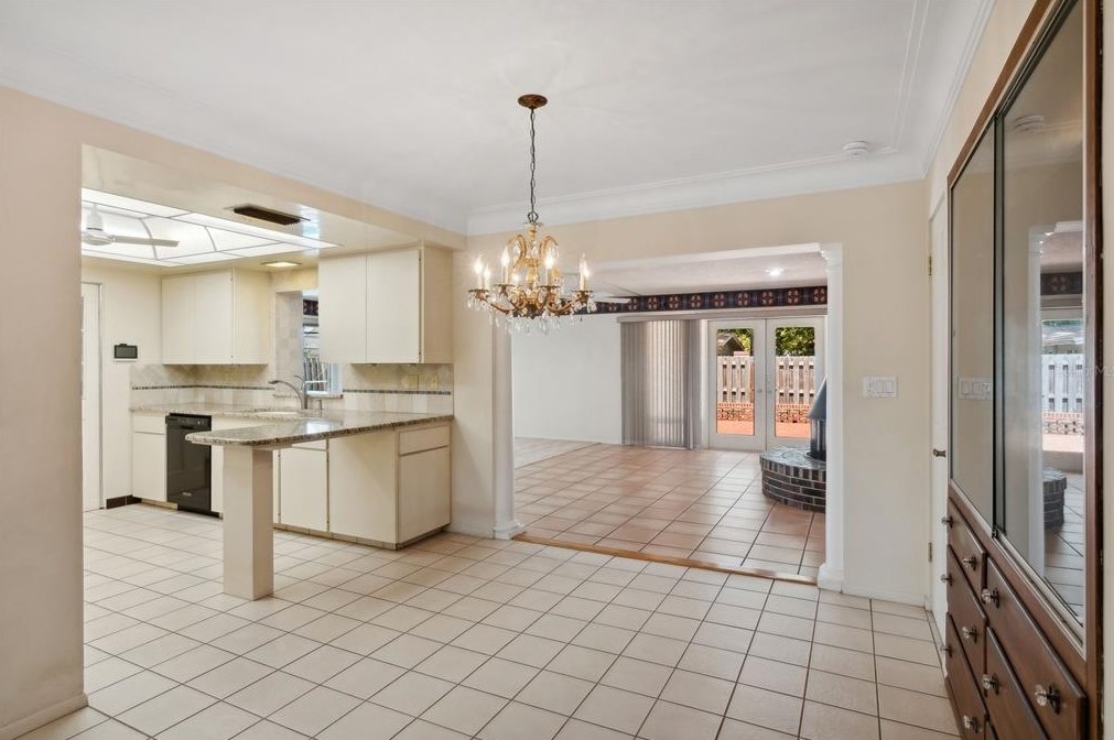 3300 Duncan Ave, Sarasota FL 34239-6605 exterior