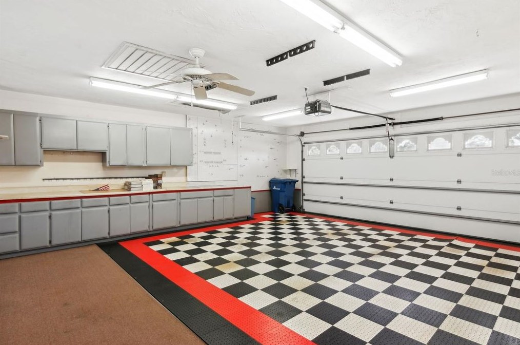 3300 Duncan Ave, Sarasota FL 34239-6605 exterior