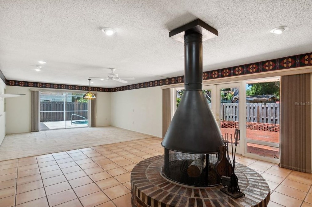 3300 Duncan Ave, Sarasota FL 34239-6605 exterior