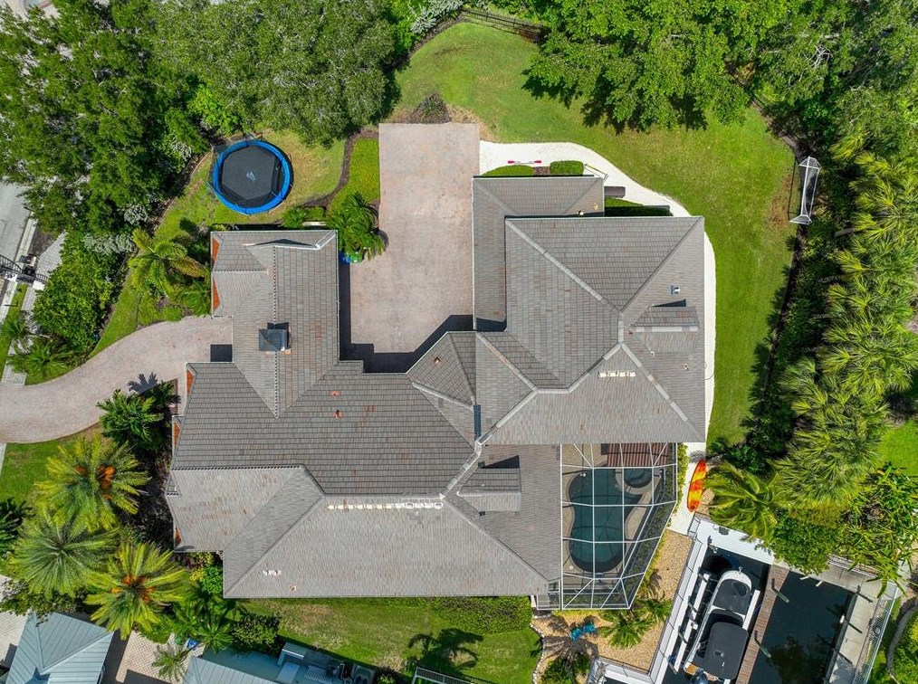 4782 Mainsail Dr, Bradenton FL  34208-9409 exterior