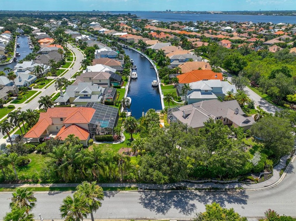 4782 Mainsail Dr, Bradenton FL  34208-9409 exterior