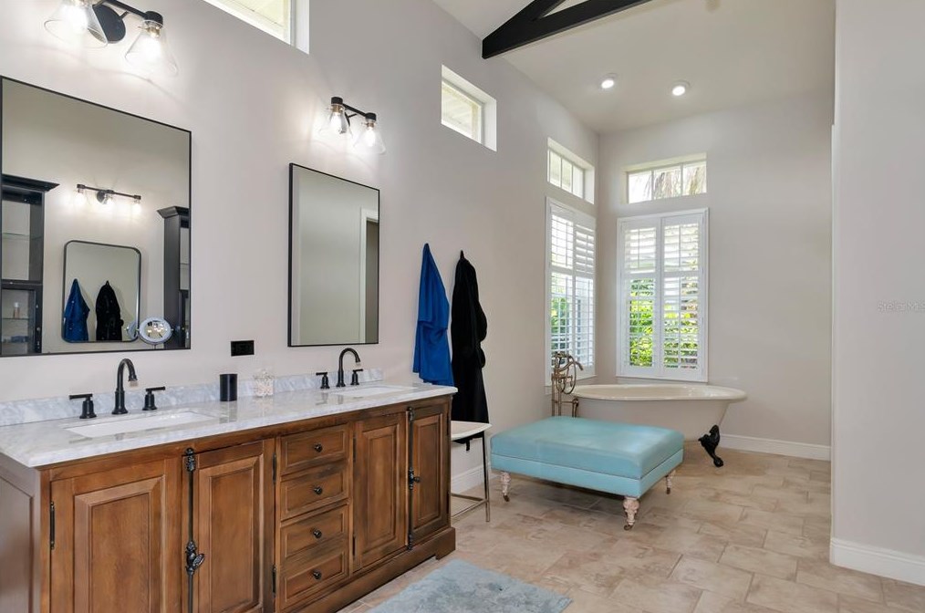 4782 Mainsail Dr, Bradenton FL  34208-9409 exterior