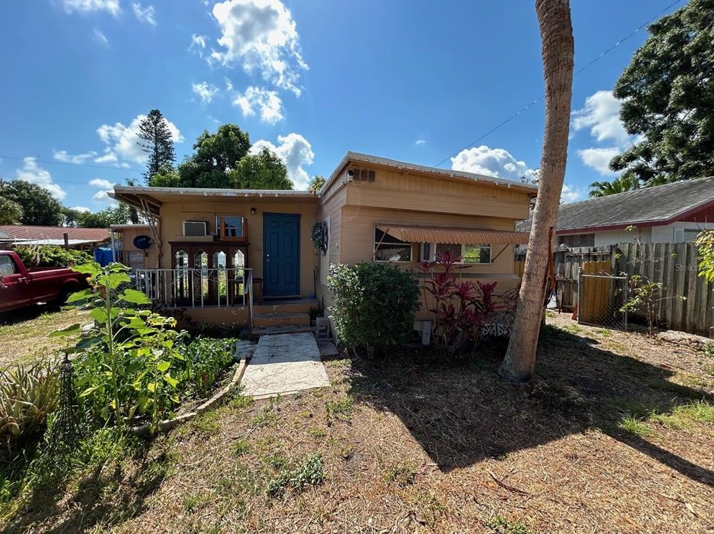 3933 Freedom Ave, Sarasota FL  34231-4505 exterior