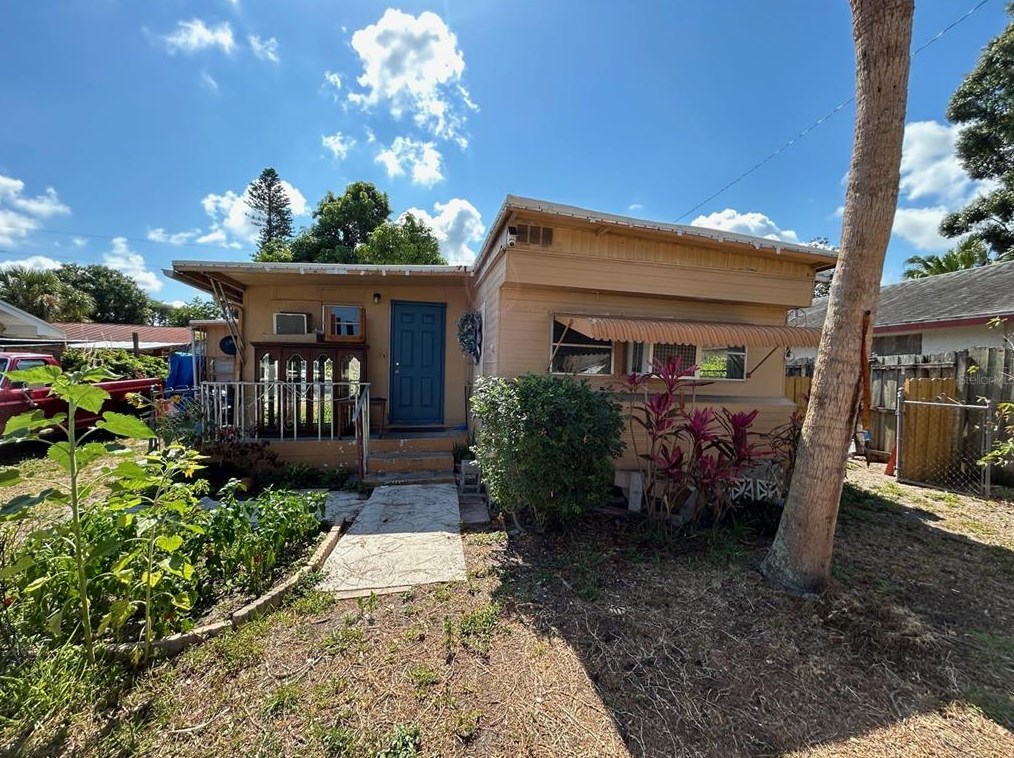 3933 Freedom Ave, Sarasota FL  34231-4505 exterior