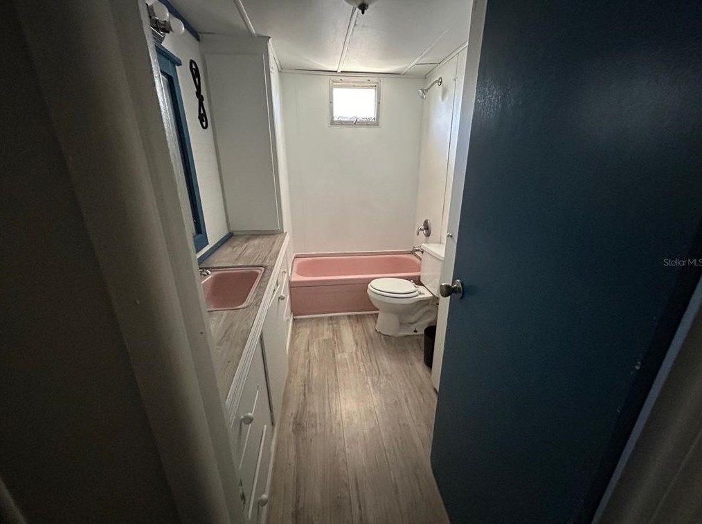 3933 Freedom Ave, Sarasota FL  34231-4505 exterior