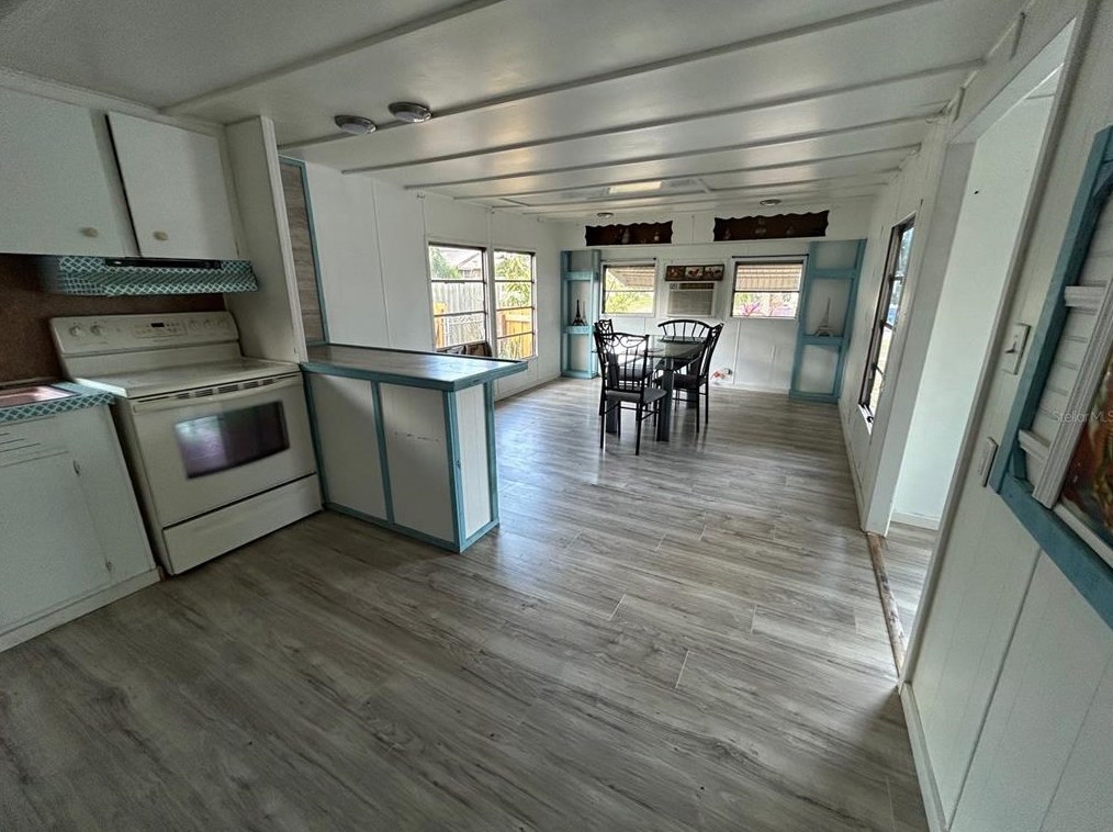 3933 Freedom Ave, Sarasota FL  34231-4505 exterior