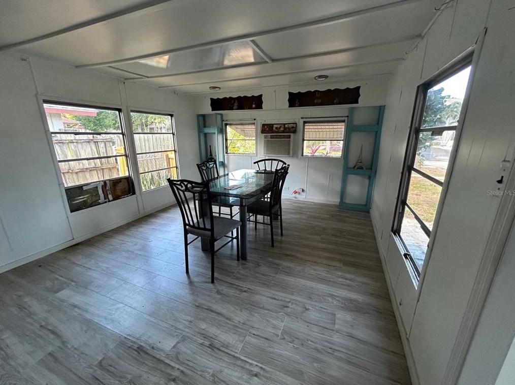 3933 Freedom Ave, Sarasota FL  34231-4505 exterior