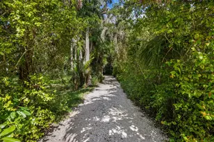 3301 Bay Shore Rd, Sarasota, FL 34234 - Photo 9